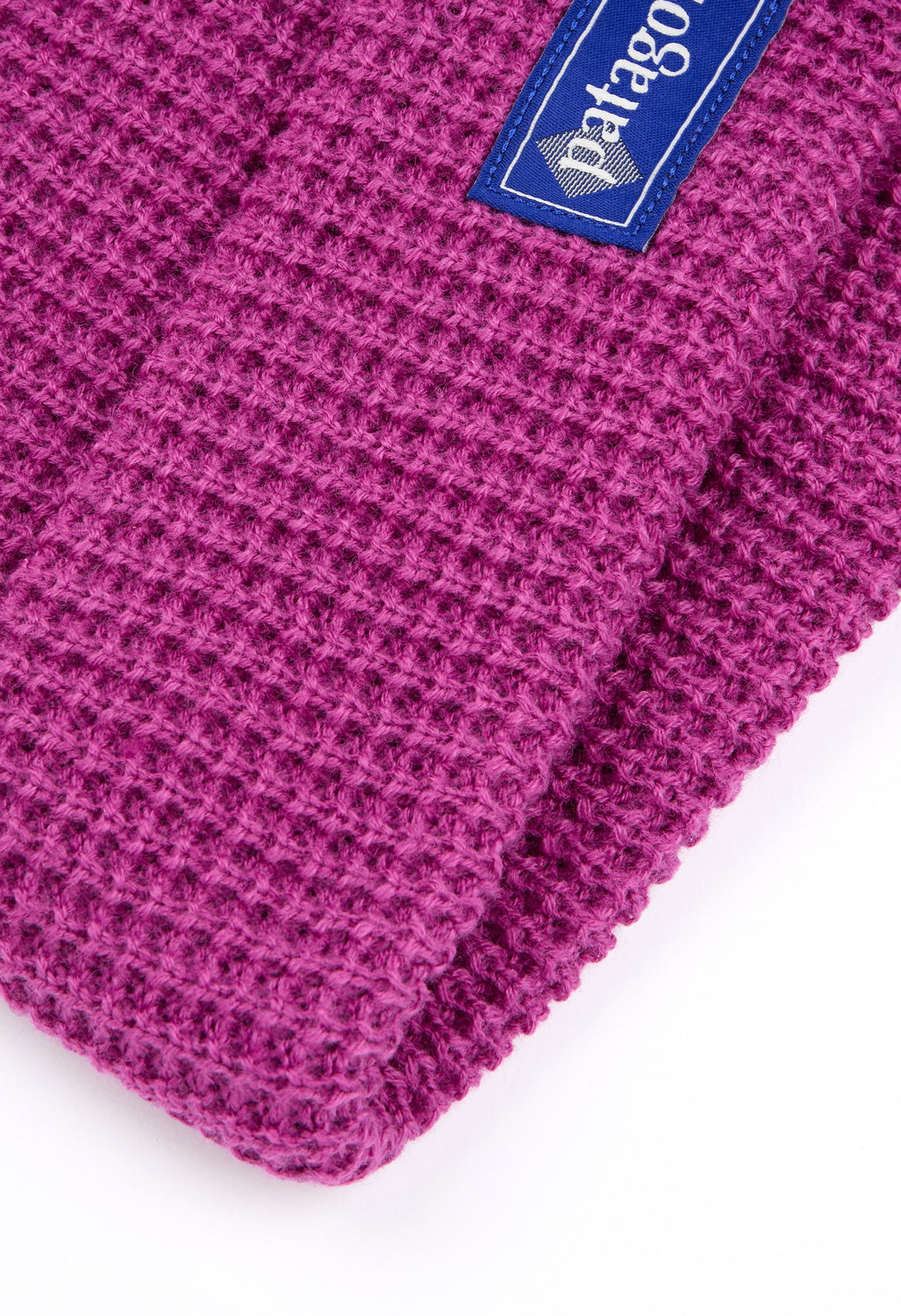 Patagonia Snowdrifter Beanie - Hut Tripper Label / Amaranth Pink
