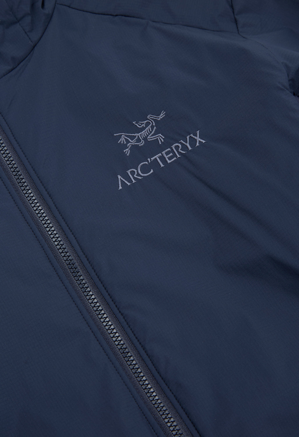 Arc'teryx Women's Atom Insulated Hoodie - Black Sapphire