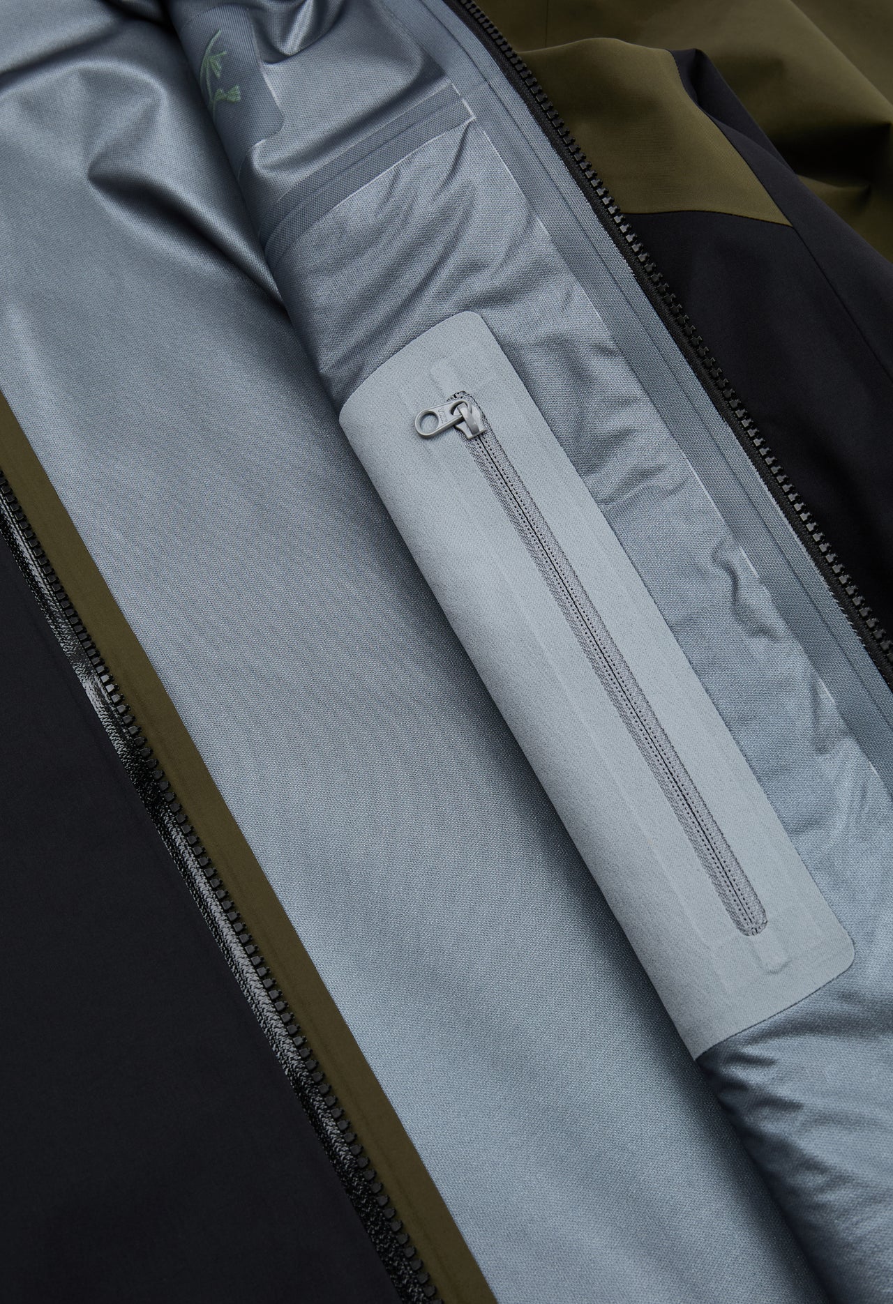Arc'teryx Men's Beta Jacket - Spotlight