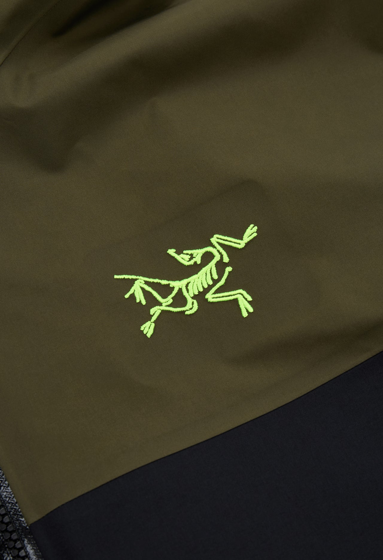 Arc'teryx Men's Beta Jacket - Spotlight