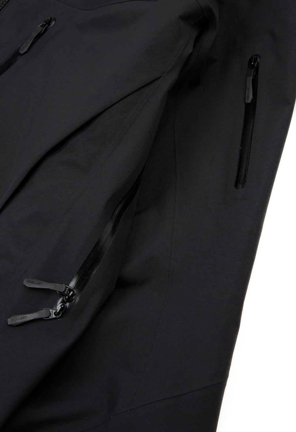 Arc'teryx Men's Alpha SV Jacket - 24K Black