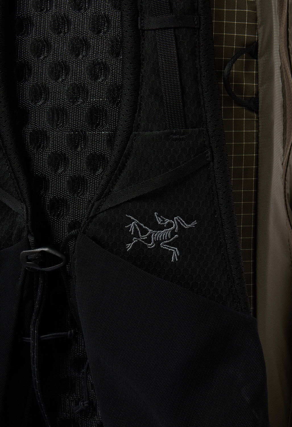 Arc'teryx Aerios 18 Backpack - Mongoose / Nucleus