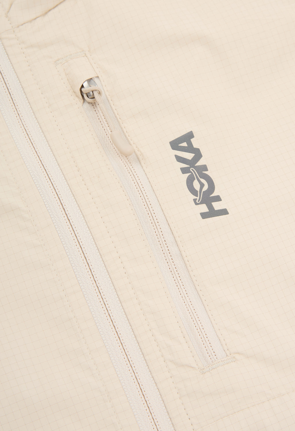 Hoka Women's Skyflow Wind Jacket - Oat Milk