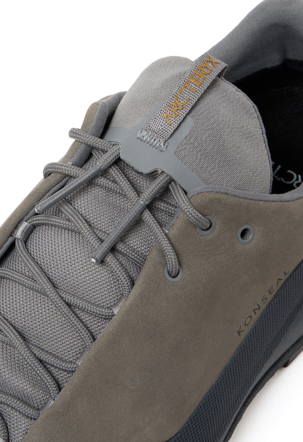 Arc'teryx Men's Konseal GORE-TEX Trainers - Void / Cloud
