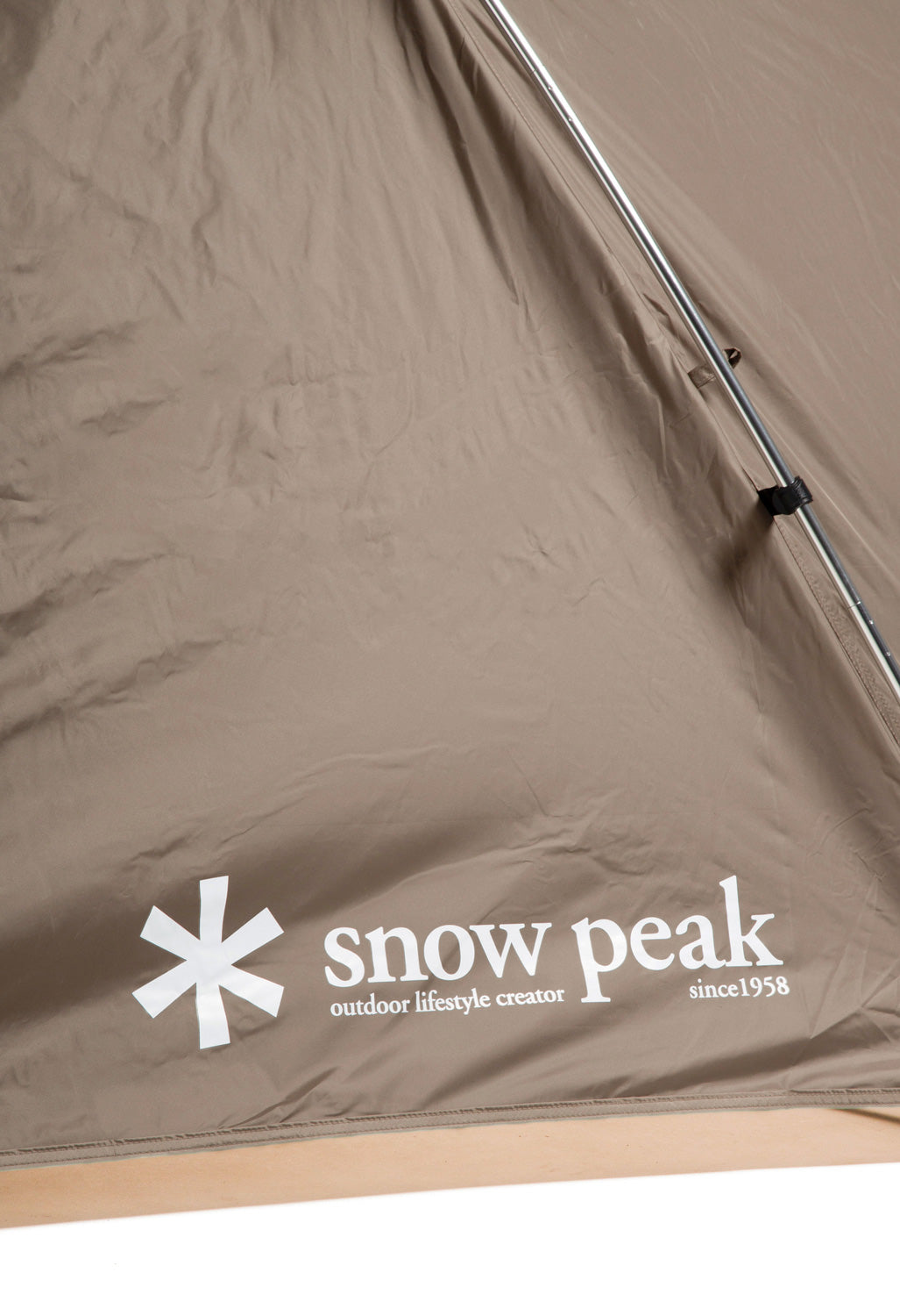 Snow Peak Land Nest Shelter