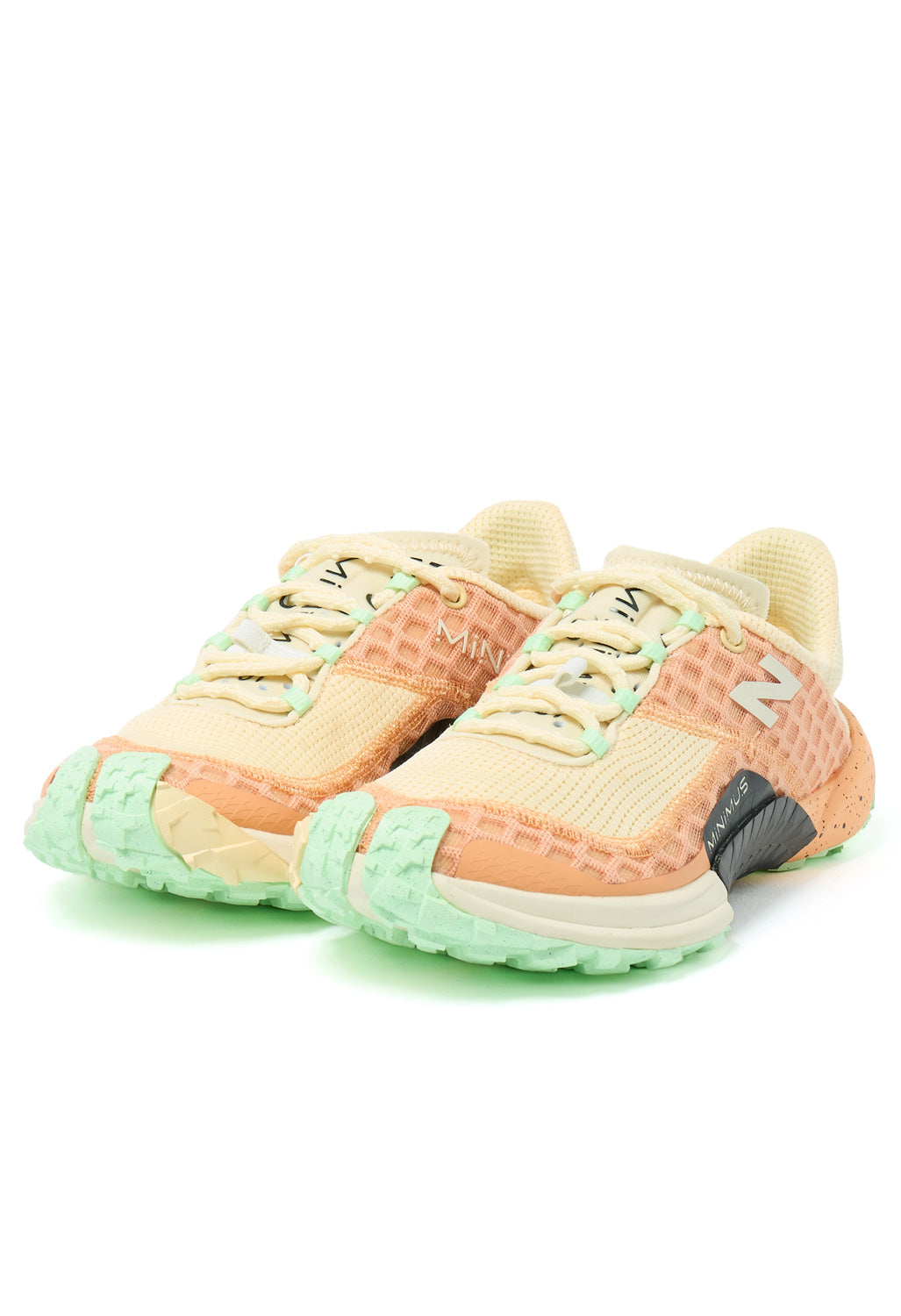 New Balance Women's Minimus Trail Trainers - Dried Orange
