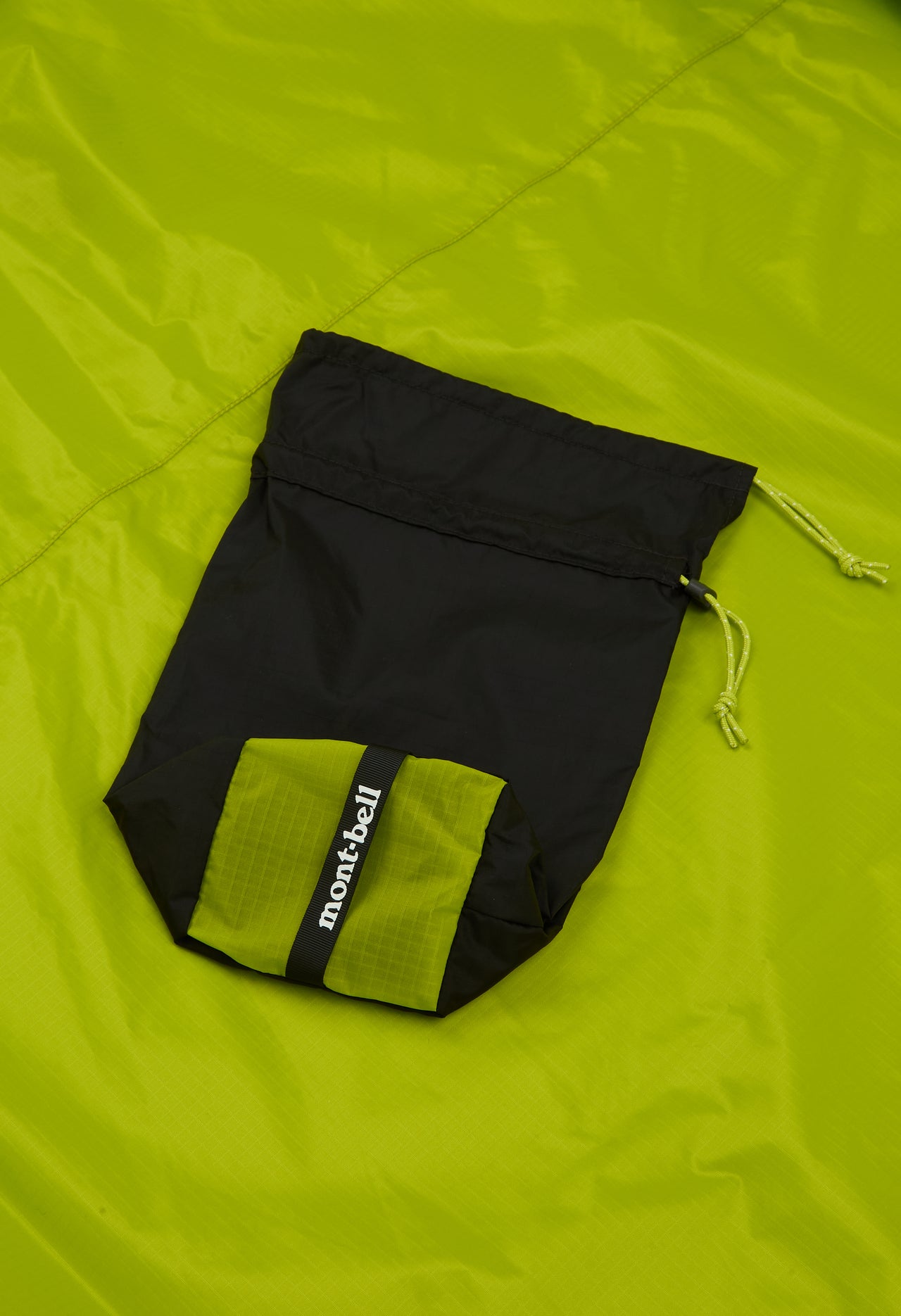 Montbell Trekking Rain Poncho - Fir Green