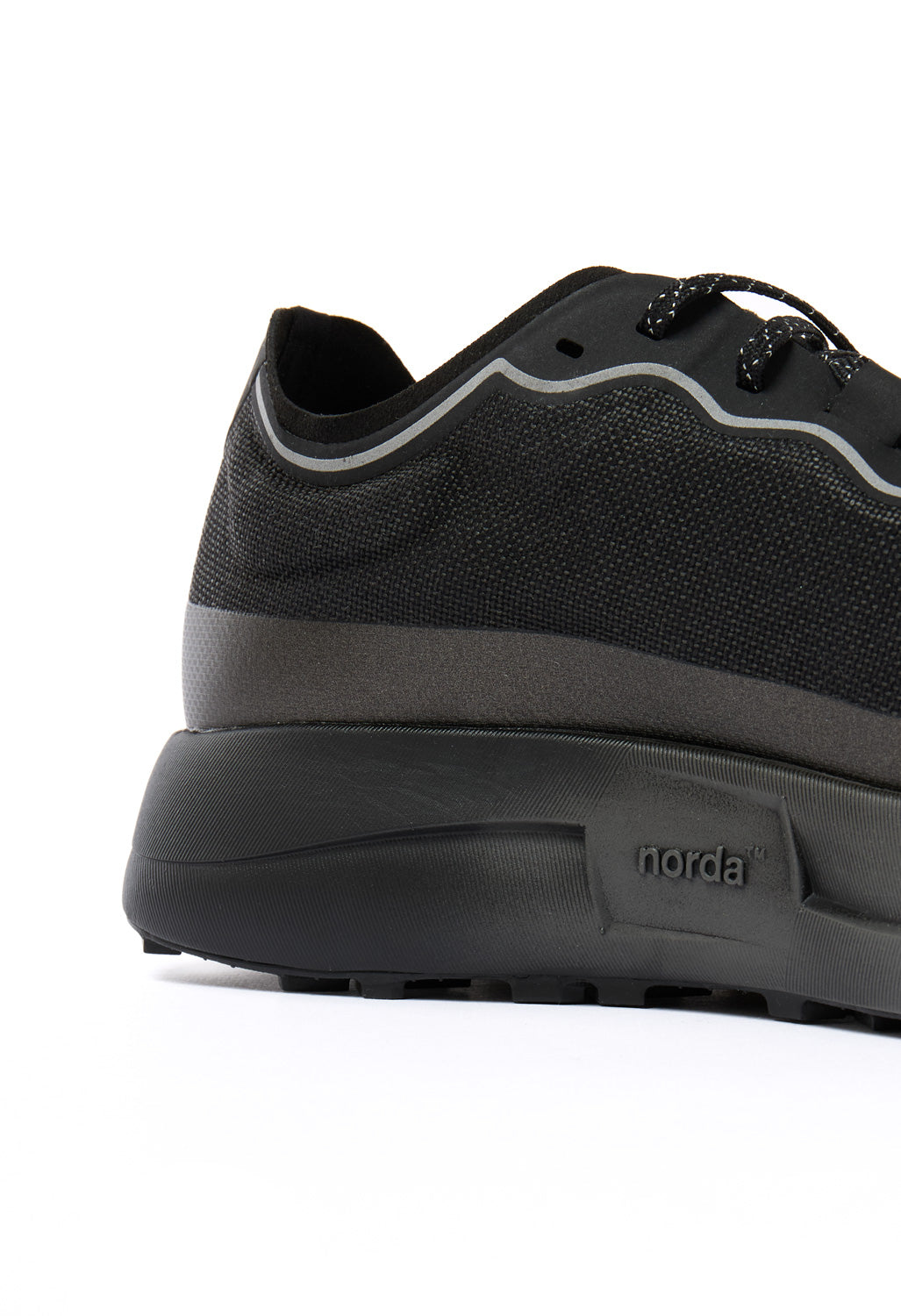 Norda Men's 005 Trainers - Stealth Black