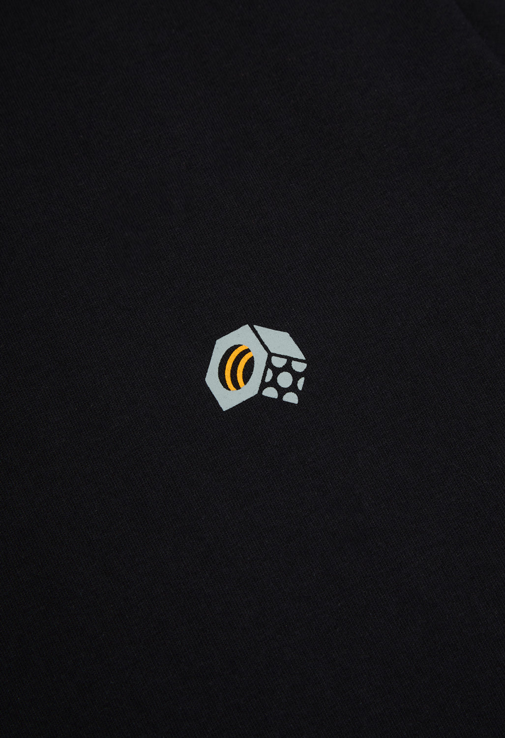 Mountain Hardwear Men's MHW Nut Logo Short Sleeve T-Shirt - Black