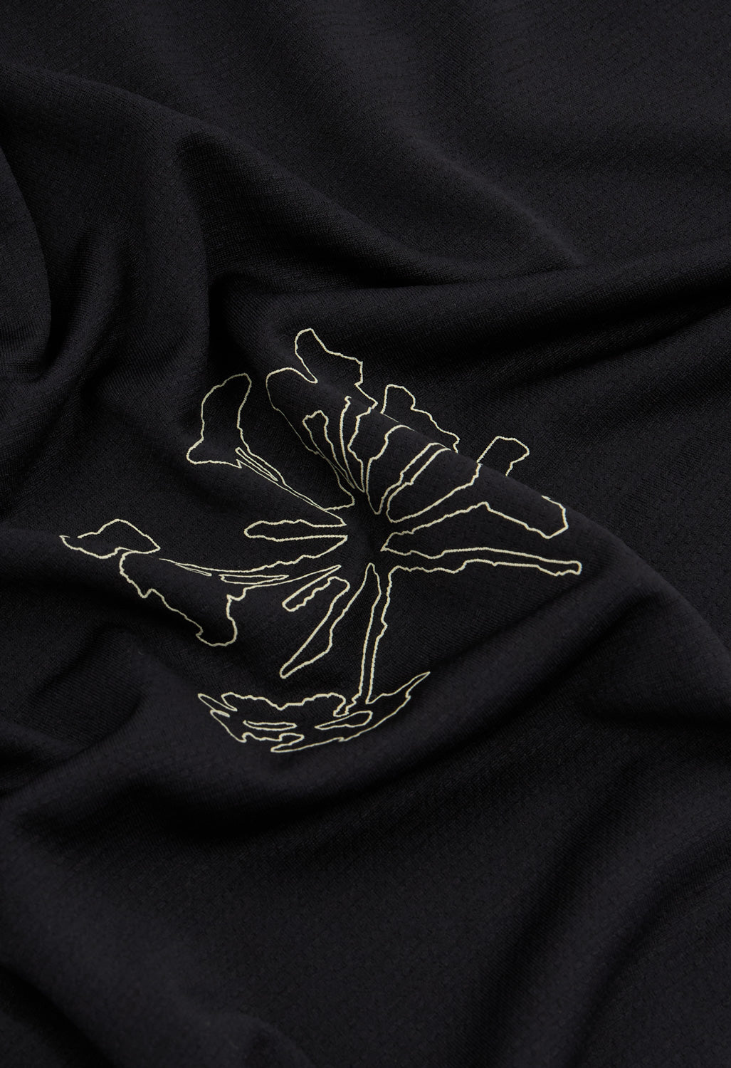 Portal Men's Lateral Peak T-Shirt - Black Beauty