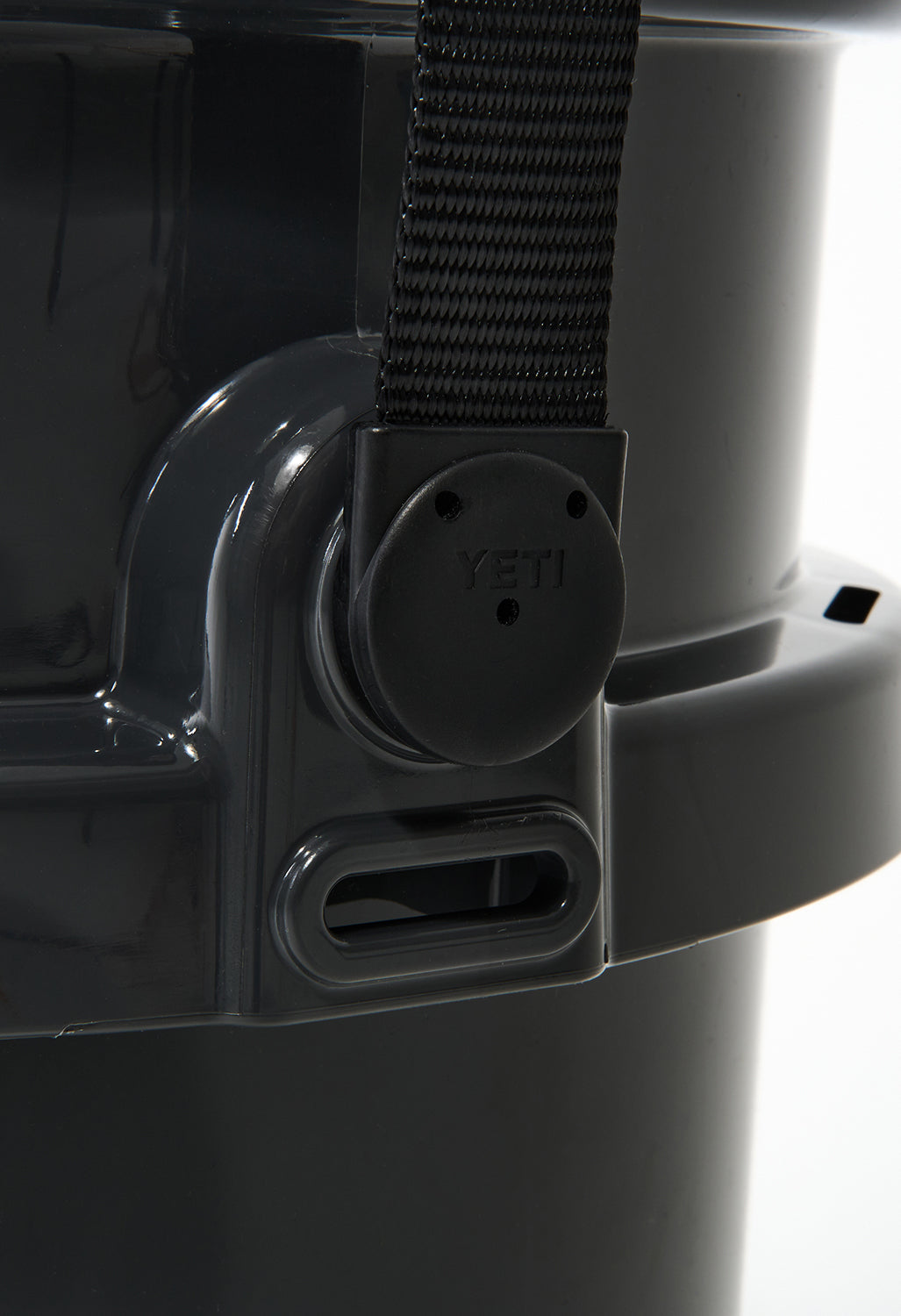 YETI Loadout Bucket - Charcoal