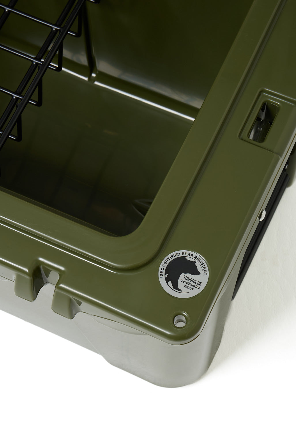 YETI Tundra 35 Cooler - Olive