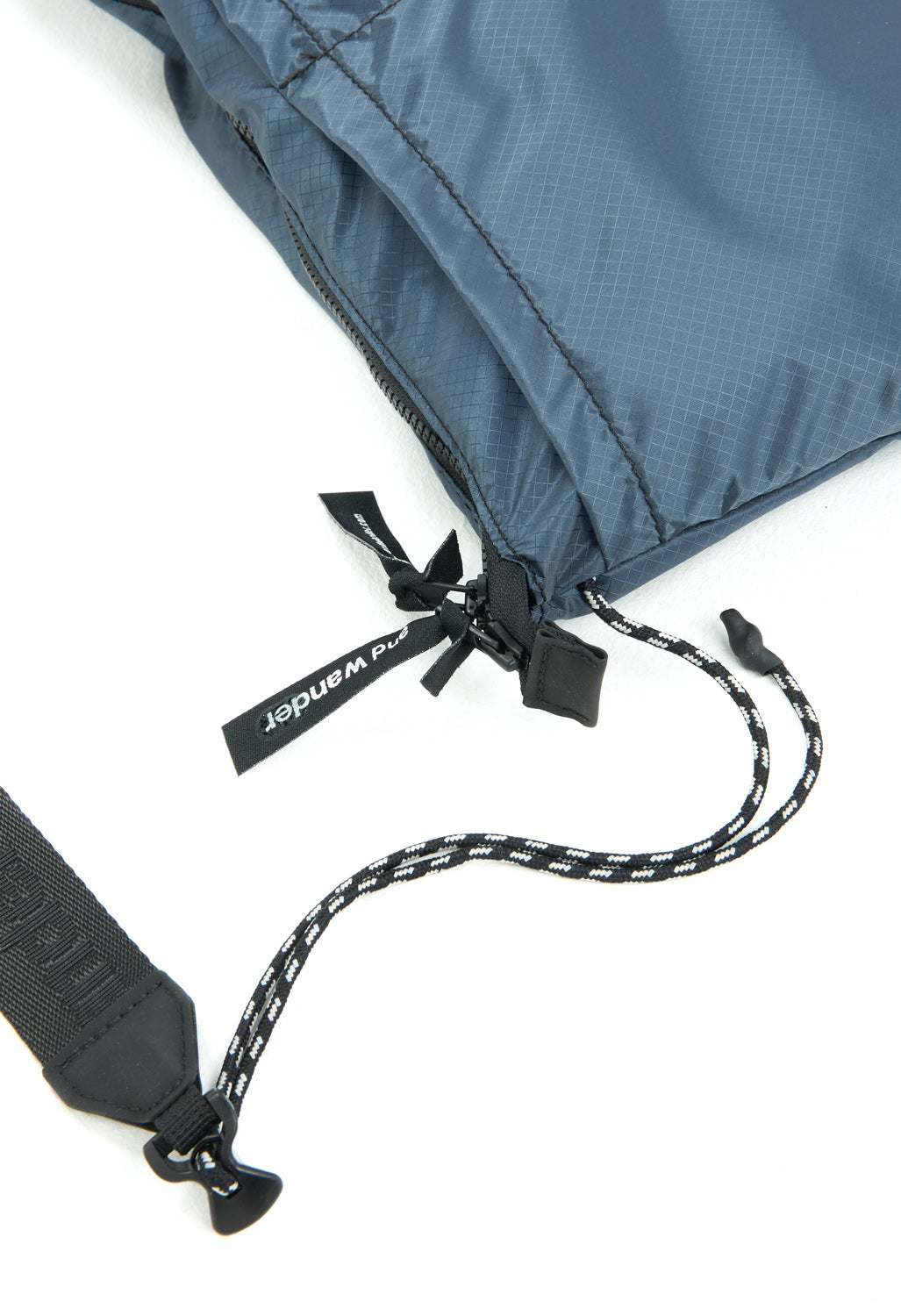 and wander Sil Sacoche - Blue