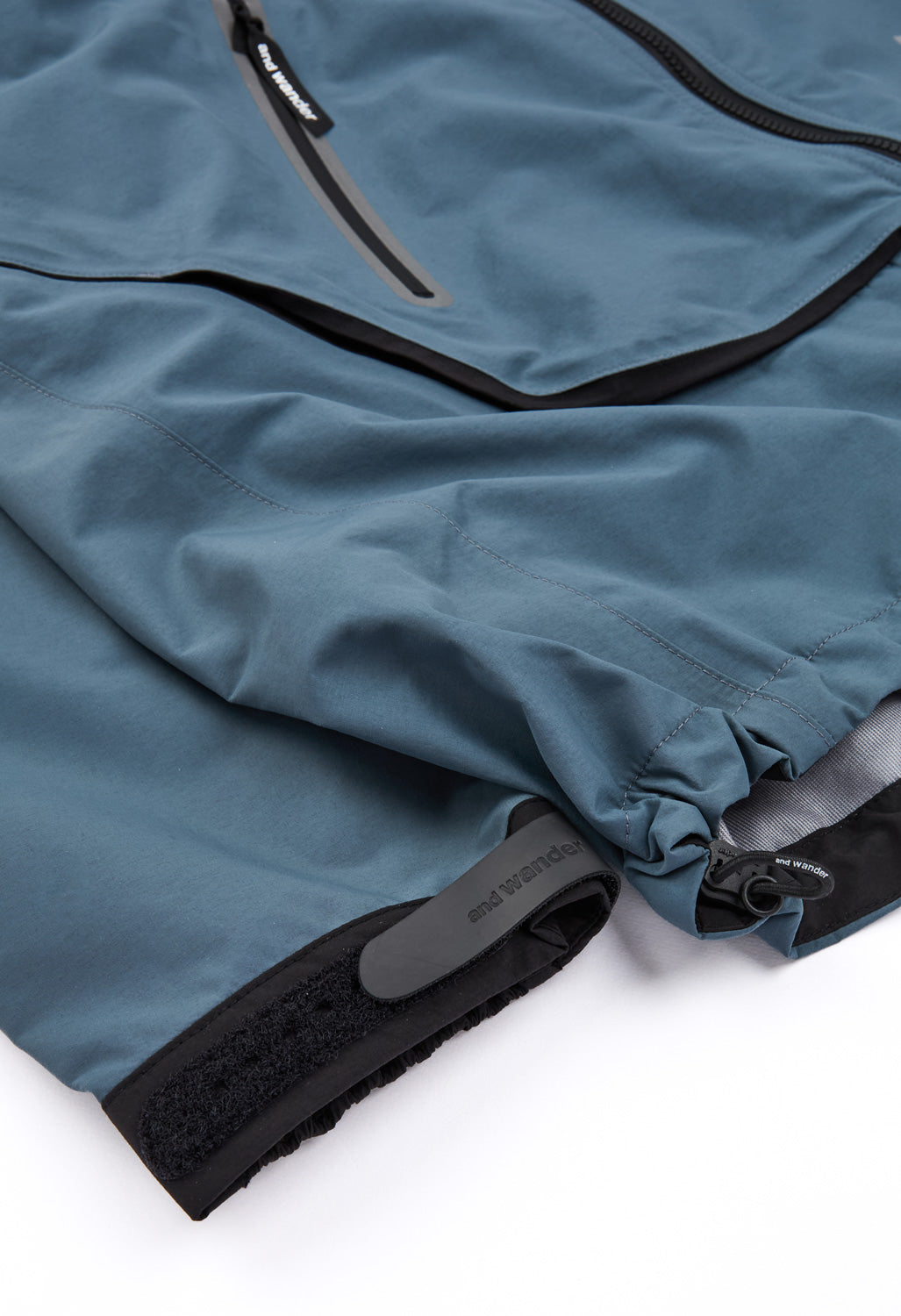 and wander Men's Loose Fitting Rain Jacket - Blue Grey