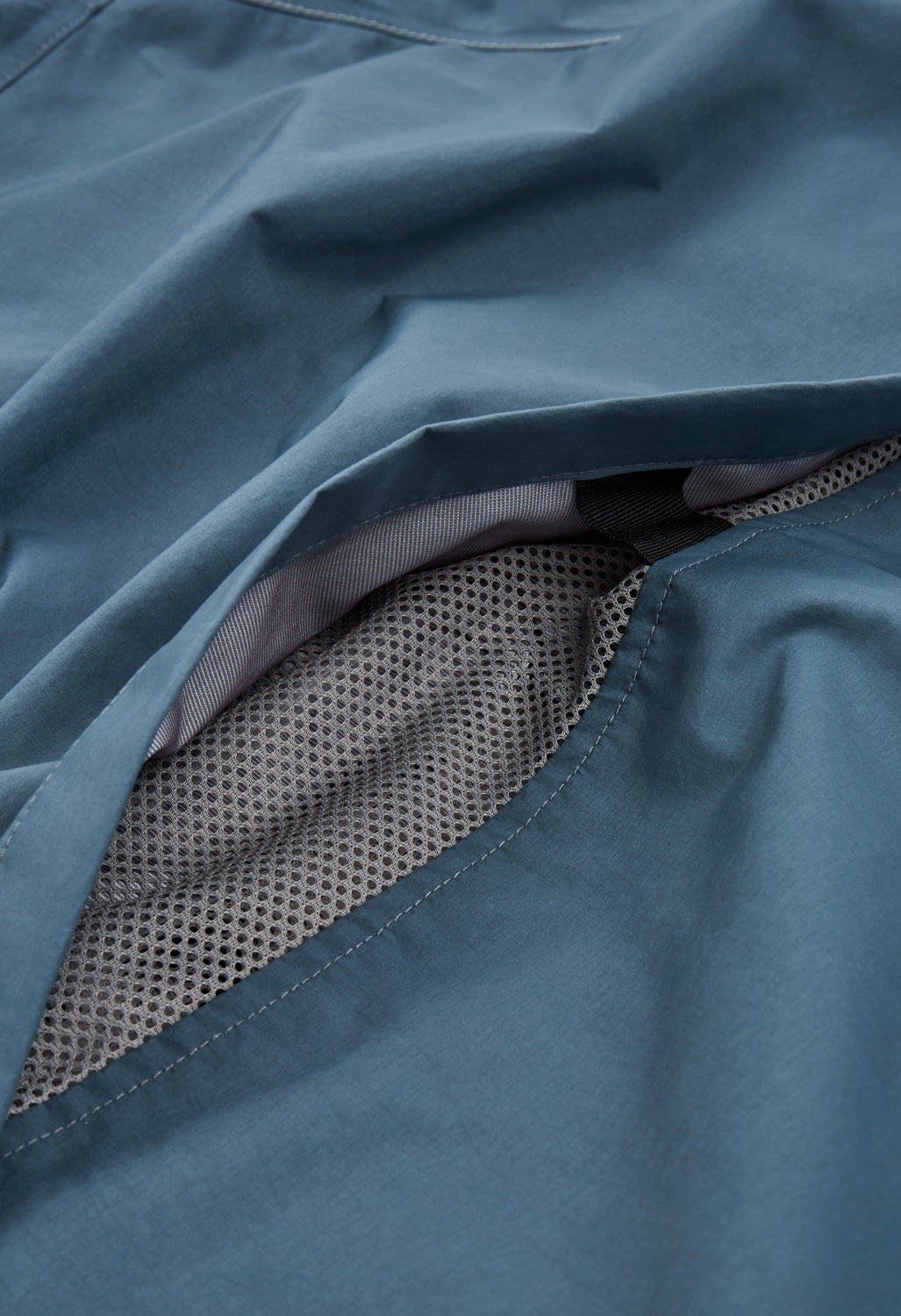and wander Men's Loose Fitting Rain Jacket - Blue Grey