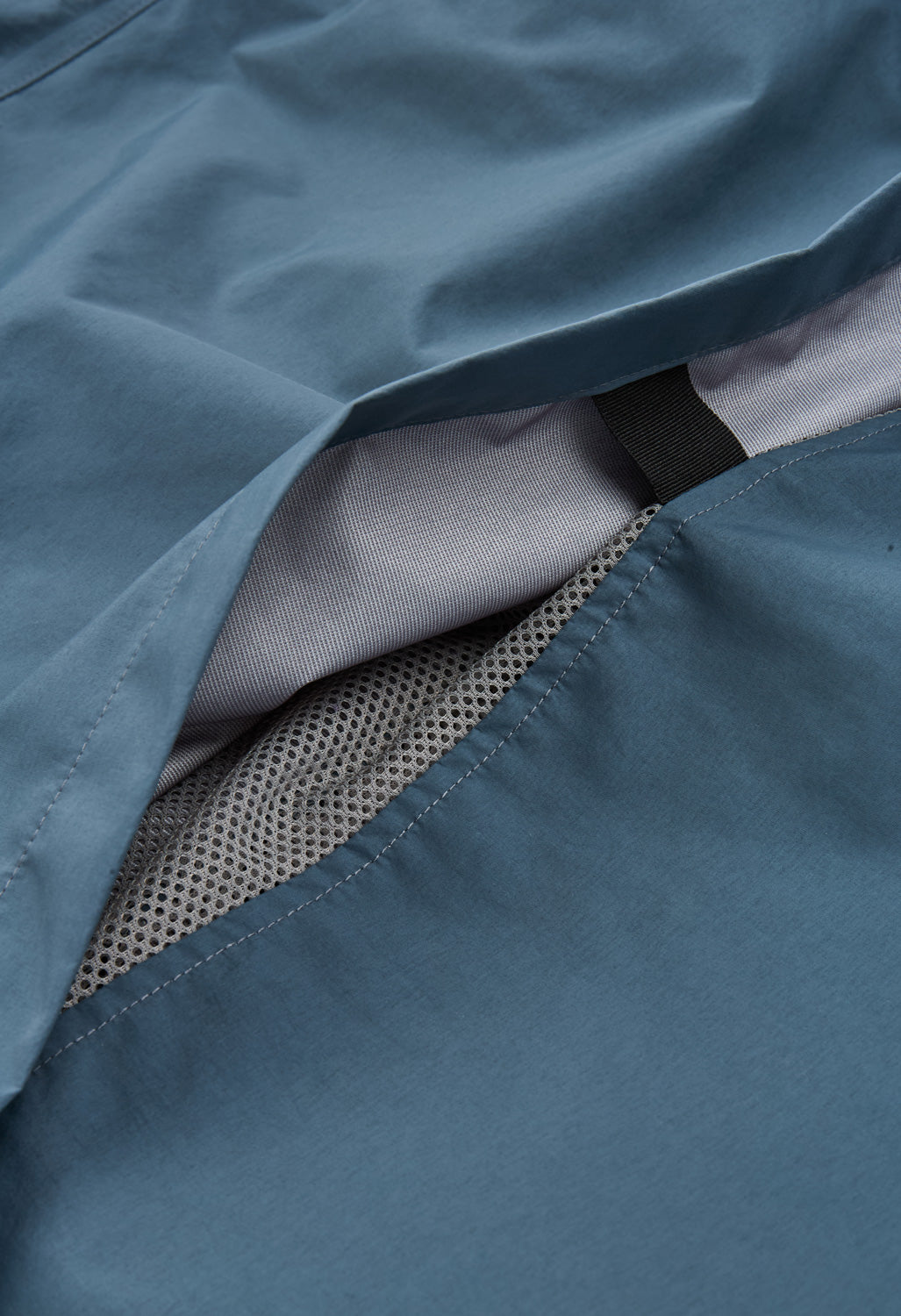 and wander Women's Loose Fitting Rain Jacket - Blue Grey
