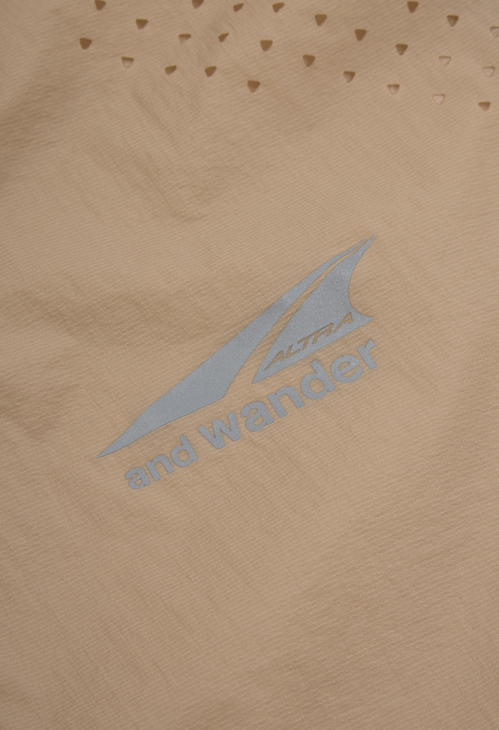 and wander x Altra Ventilation Wind Jacket - Beige
