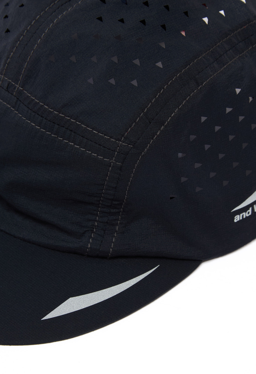 and wander x Altra Ventilation Cap - Navy