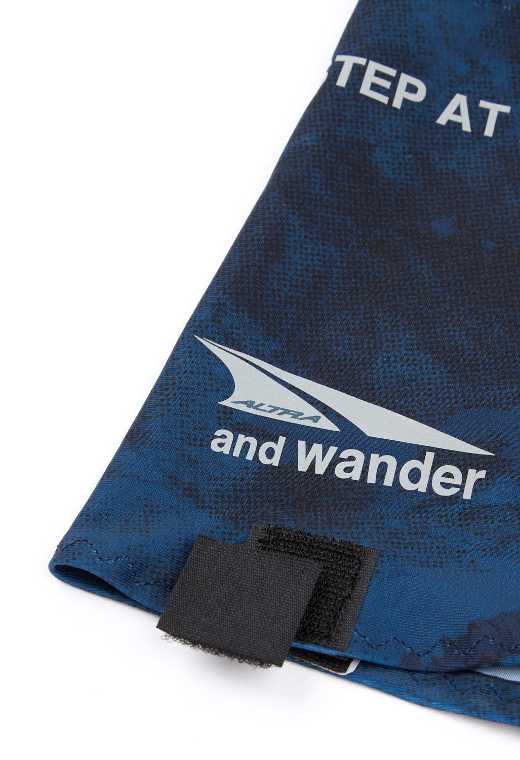 and wander x Altra Graphic Trail Gaiters - Navy