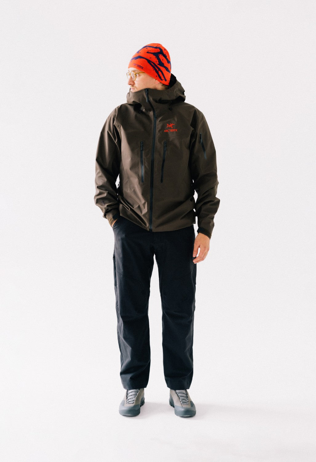 Arc'teryx Men's Alpha SV Jacket - Carob / Black / Dynasty