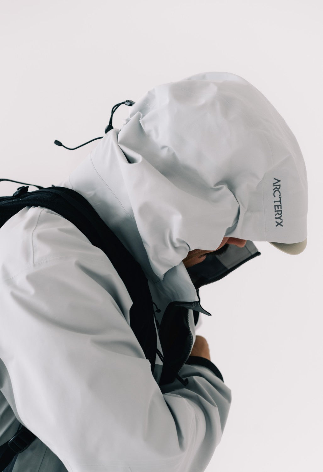 Arc'teryx Men's Beta AR Jacket - Solitude / Void