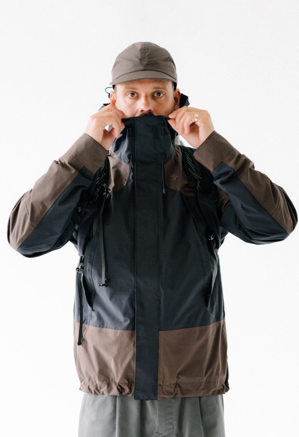 Goldwin Pertex Unlimited 2L Jacket - Jet Brown / Black