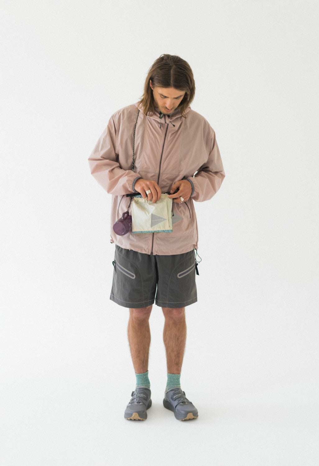 and wander Men's Light Hike Short Pants - Charcoal